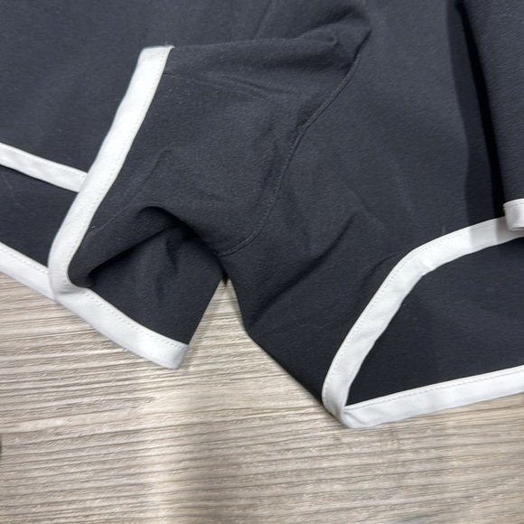 Adidas athletic shorts size medium - Picture 3 of 7